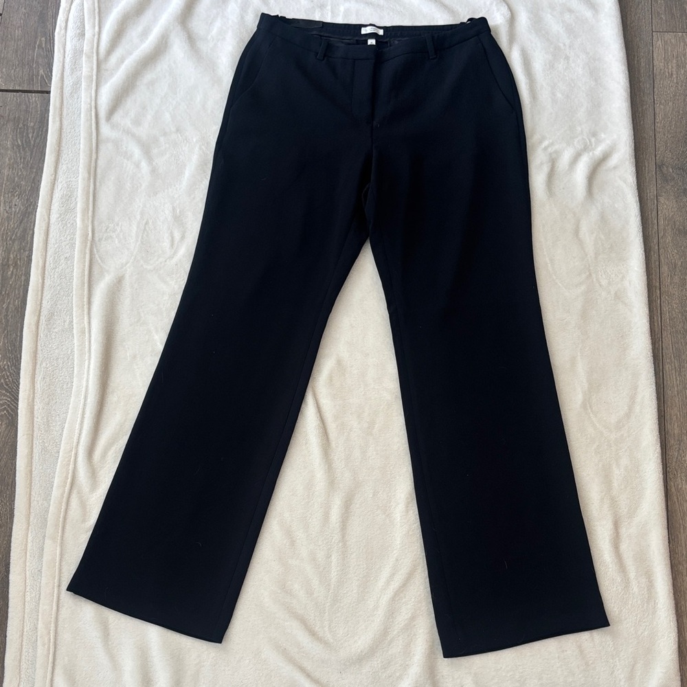 Aritzia Strata Pant Crepette - Size 10, Black